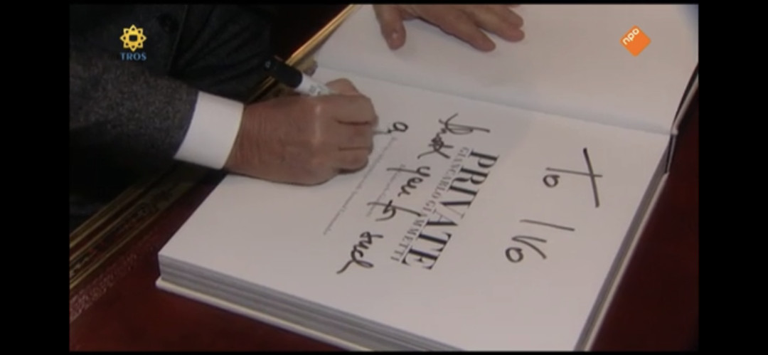 Op Televisie zet Giancarlo zijn handtekening